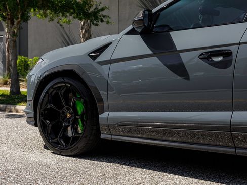 Used 2023 Lamborghini Urus Performante AWD/4WD image 43