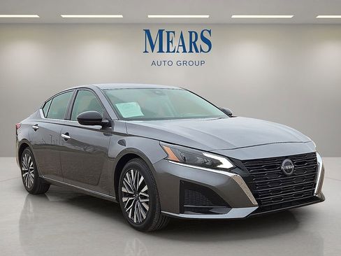 Used 2024 Nissan Altima 2.5 SV image 7