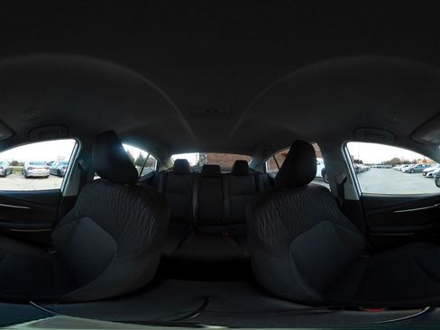 Used 2025 Toyota Camry LE image 42