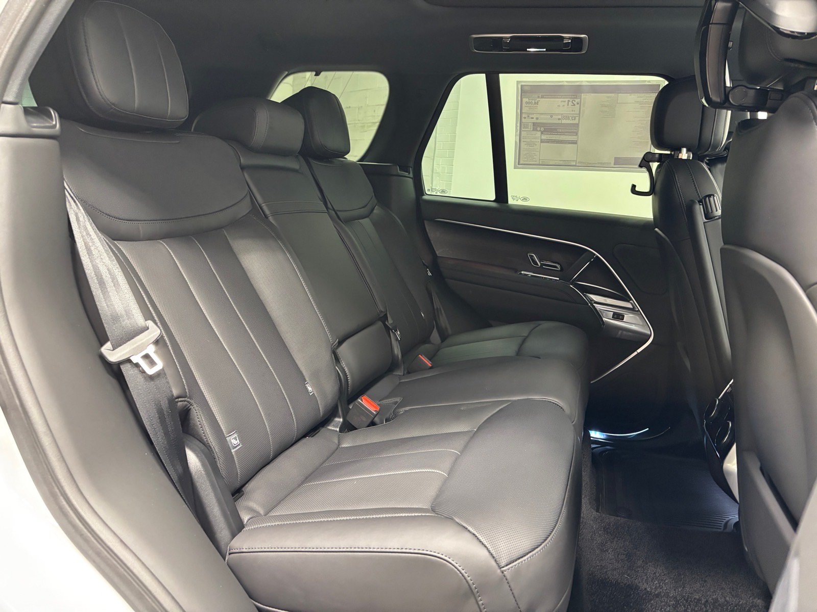 Used 2026 Land Rover Range Rover SE AWD/4WD image 37
