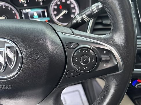 Used 2019 Buick Enclave Essence image 26