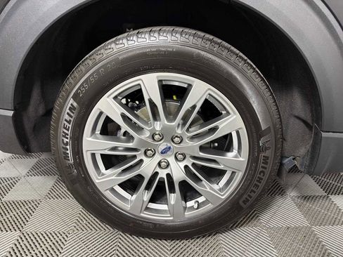 Used 2025 Ford Explorer Platinum image 16