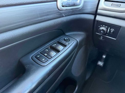 Used 2020 Jeep Grand Cherokee Altitude image 22