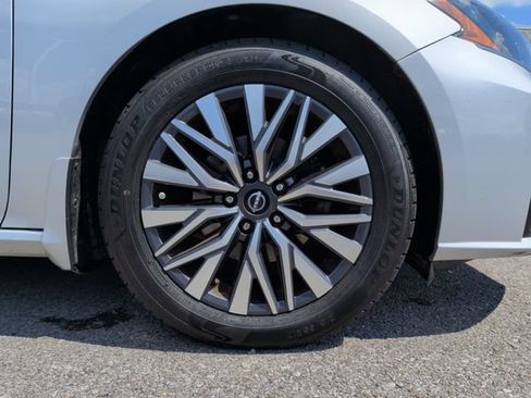 Used 2023 Nissan Altima 2.5 SV FWD image 28