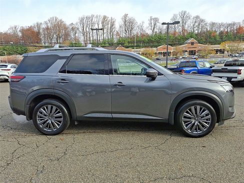 Certified 2025 Nissan Pathfinder SL w/ SL Premium Package image 8