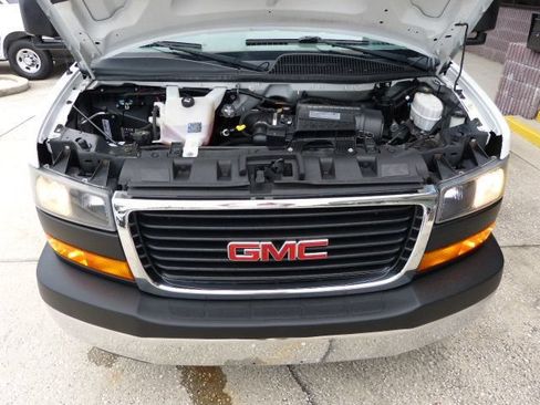 Used 2019 GMC Savana 3500 w/ Power Convenience Package RWD image 9