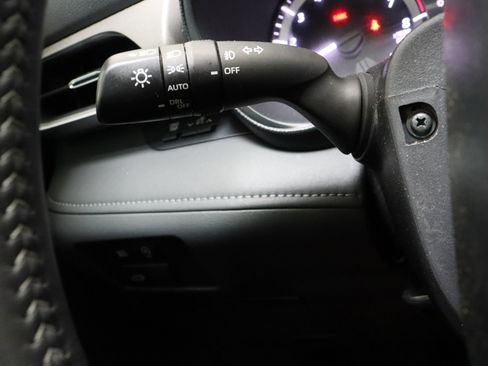 Certified 2025 Toyota Highlander LE image 25