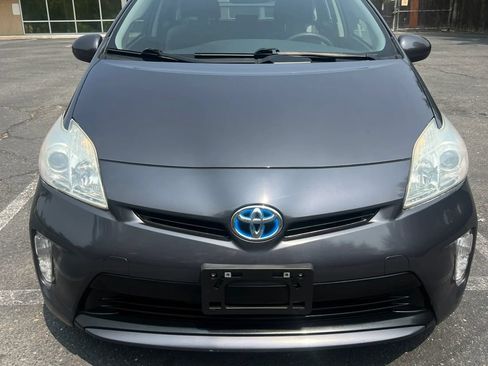 Used 2014 Toyota Prius Two FWD image 2