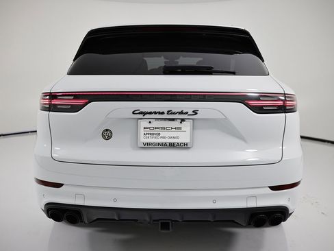 Certified 2023 Porsche Cayenne Turbo S AWD/4WD image 6