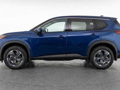 Used 2025 Nissan Rogue SV AWD/4WD image 5