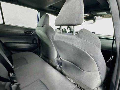 Used 2025 Toyota Corolla Cross AWD Hybrid w/ Moonroof Package image 27