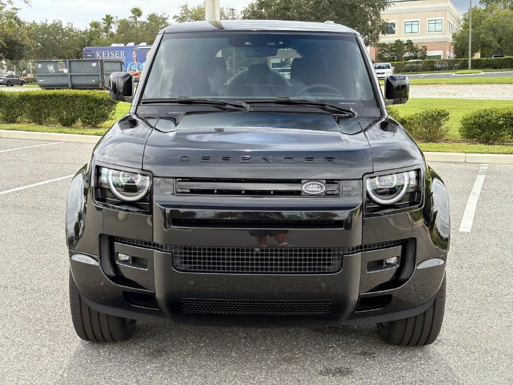 New 2026 Land Rover Defender 110 X-Dynamic SE AWD/4WD image 8