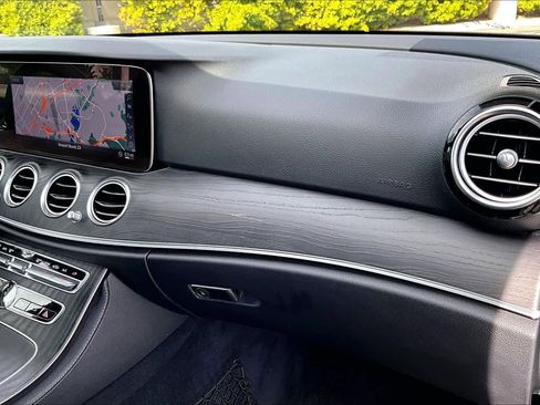 Used 2019 Mercedes-Benz E 300 E 300 image 17