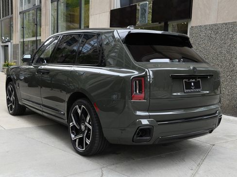 New 2025 Rolls-Royce Cullinan Black Badge image 4