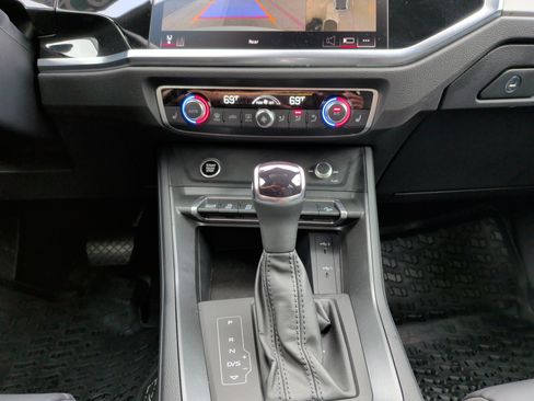 Used 2022 Audi Q3 2.0T Premium Plus w/ Premium Plus Package image 29