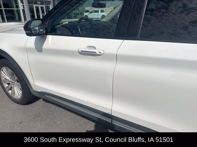Used 2021 Ford Explorer Limited w/ Equipment Group 301A AWD/4WD image 14