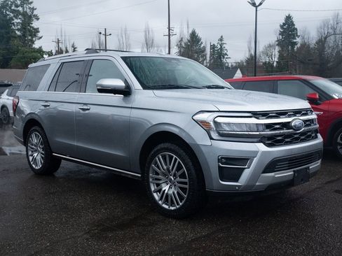 Used 2024 Ford Expedition Limited image 1
