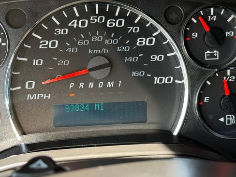 Used 2016 Chevrolet Express 2500 RWD image 29