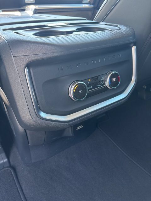 Used 2025 Ford Expedition Active AWD/4WD image 22