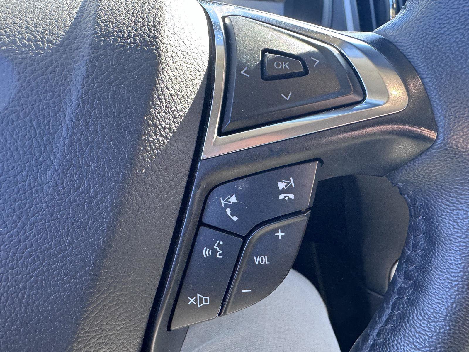 Used 2024 Ford Edge SEL AWD/4WD image 16
