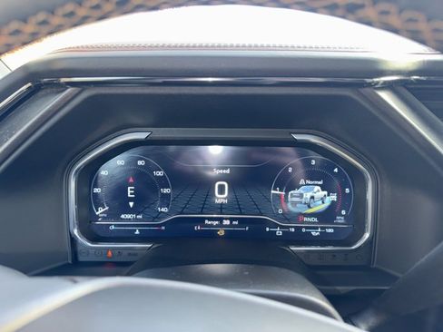 Used 2024 GMC Sierra 2500 AT4 w/ AT4 Premium Plus Package image 9