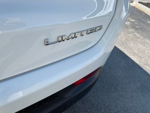 Used 2022 Jeep Compass Limited image 14