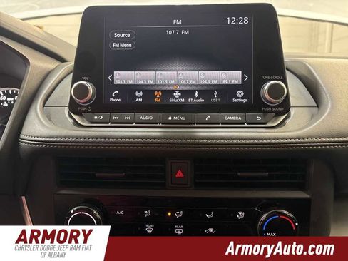 Used 2024 Nissan Rogue S image 16