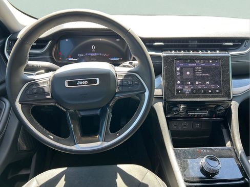 Certified 2023 Jeep Grand Cherokee Laredo AWD/4WD image 23