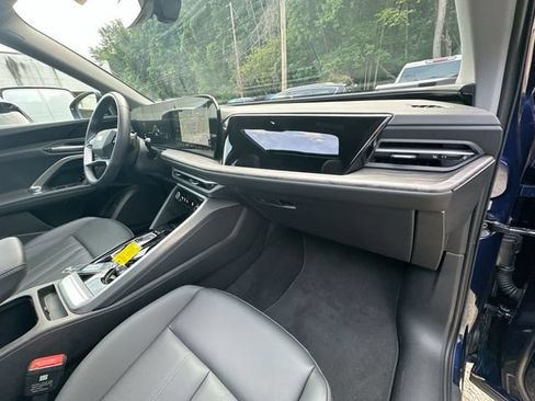 Used 2025 Audi Q5 Premium w/ Convenience Package AWD/4WD image 32