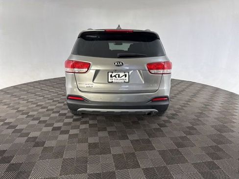 Used 2016 Kia Sorento EX image 8