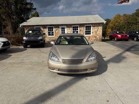 Used 2003 Lexus ES 330 image 2