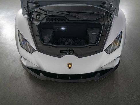 Used 2023 Lamborghini Huracan EVO RWD image 28