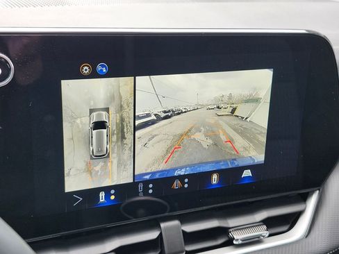 Used 2025 Chevrolet Equinox LT w/ Safety and Technology Package image 20