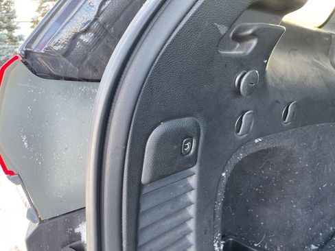 Used 2018 Jeep Grand Cherokee Limited image 31