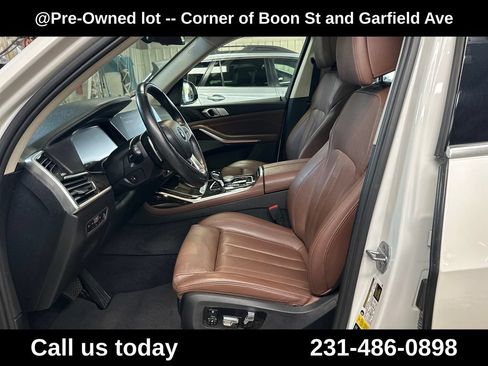 Used 2021 BMW X7 xDrive40i w/ Premium Package AWD/4WD image 14