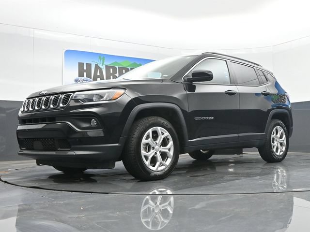 Used 2024 Jeep Compass Latitude AWD/4WD image 24