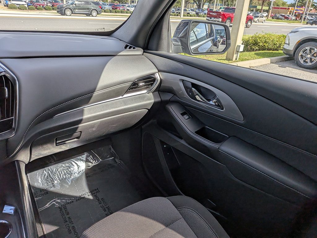 Certified 2023 Chevrolet Traverse LT FWD image 44