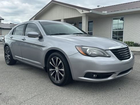 Used 2013 Chrysler 200 Touring w/ S Exterior Appearance Pkg FWD image 7