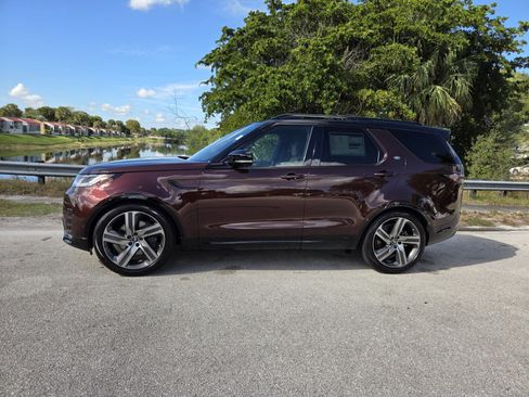 New 2026 Land Rover Discovery Limited Edition image 5