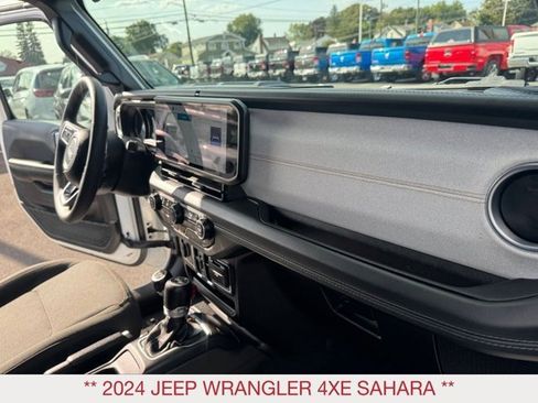 Used 2024 Jeep Wrangler Unlimited Sahara image 18