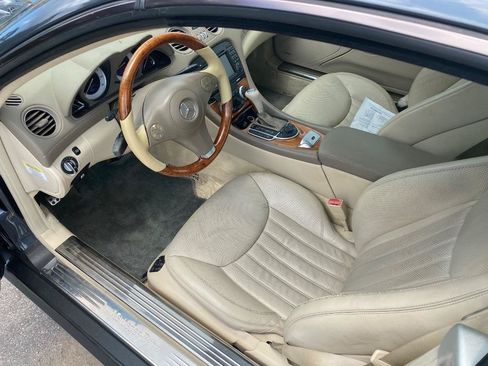 Used 2009 Mercedes-Benz SL 550 w/ Premium I Pkg image 16