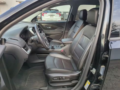 Used 2022 GMC Terrain SLT w/ LPO, Floor Liner Package image 11