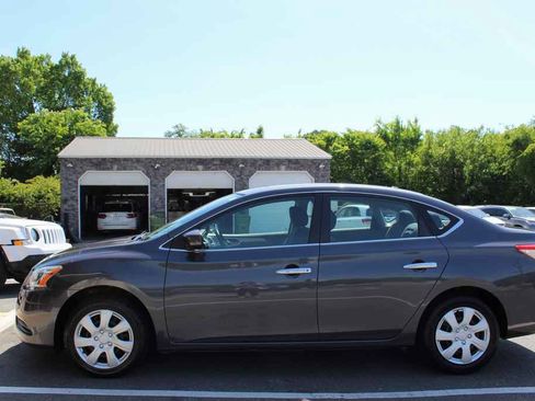 Used 2015 Nissan Sentra SV FWD image 10