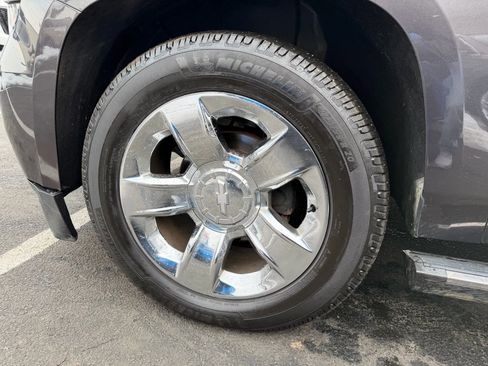 Used 2015 Chevrolet Suburban LTZ image 11