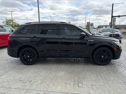 Certified 2022 Volkswagen Tiguan SE R-Line AWD/4WD image 8