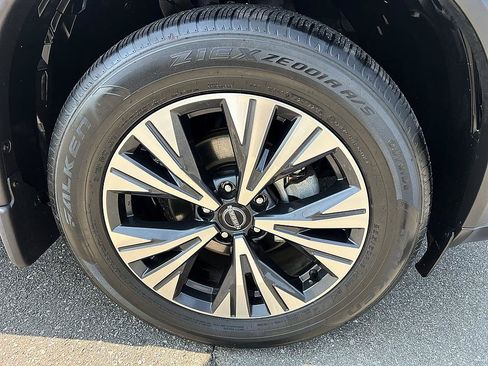 Certified 2023 Nissan Rogue SV w/ SV Premium B Package FWD image 12