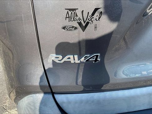 Used 2020 Toyota RAV4 XLE Premium FWD image 25