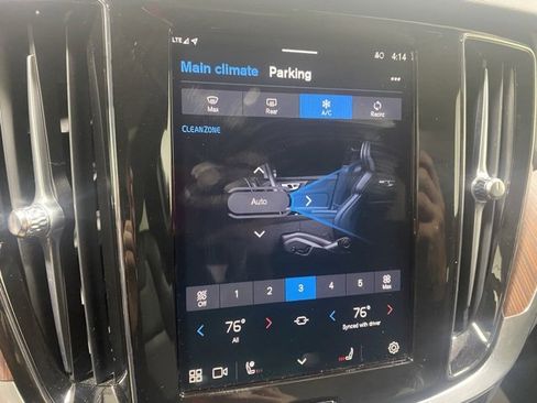 Used 2025 Volvo V60 B5 Cross Country Plus image 24