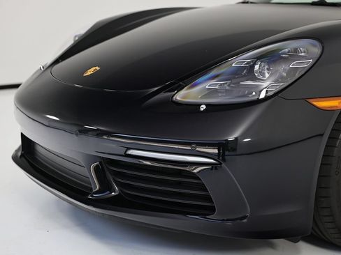 Certified 2024 Porsche 718 Cayman S RWD image 11