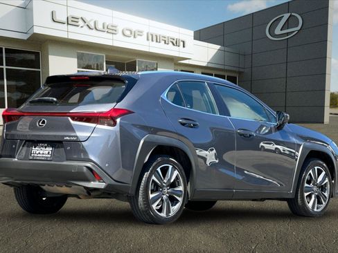 Used 2022 Lexus UX 200 w/ Accessory Package (Z2) FWD image 9